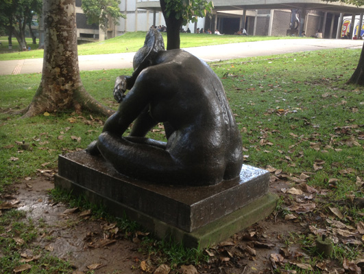 Escultura Generacin de 1928 en el jardn UCV